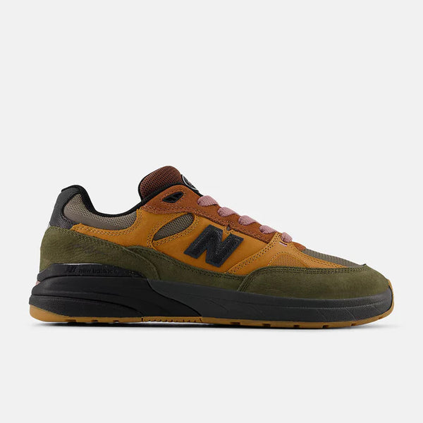 New Balance Numeric 933 Reynolds x Gigliotti