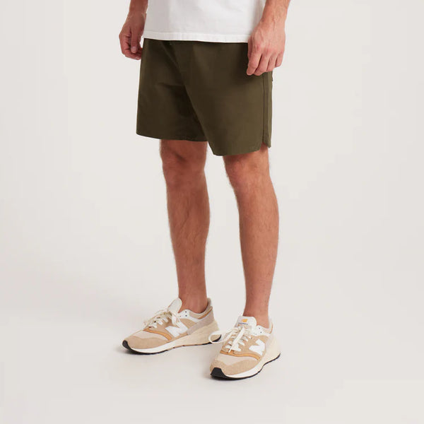 Layover Traveler 18" Outseam Shorts - Military