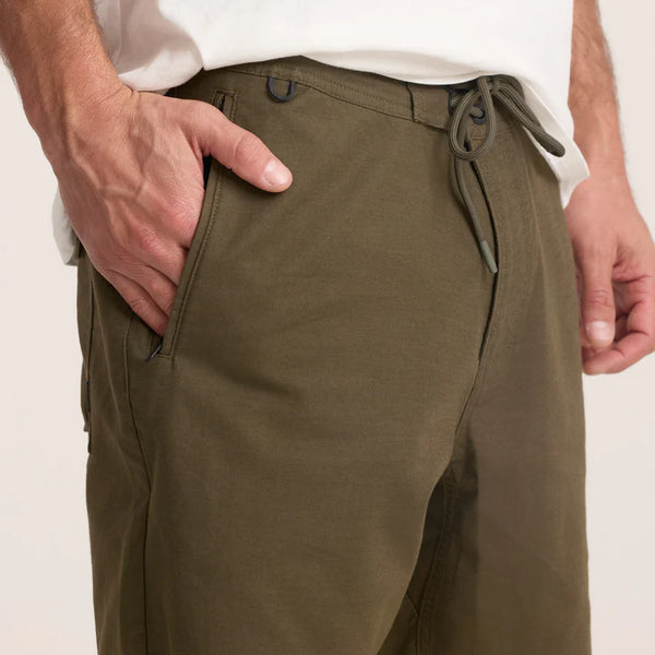Layover Traveler 18" Outseam Shorts - Military