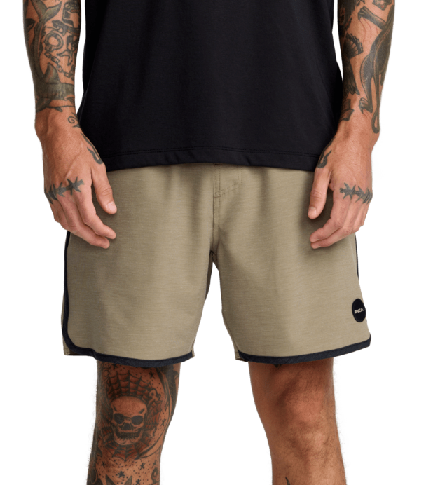 Yogger Hybrid 17" Short