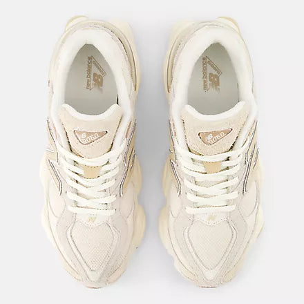 9060 Sneakers