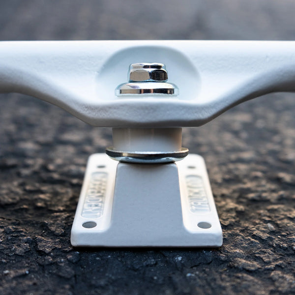 Independent Stage 11 Whiteout Skateboard Trucks - 144